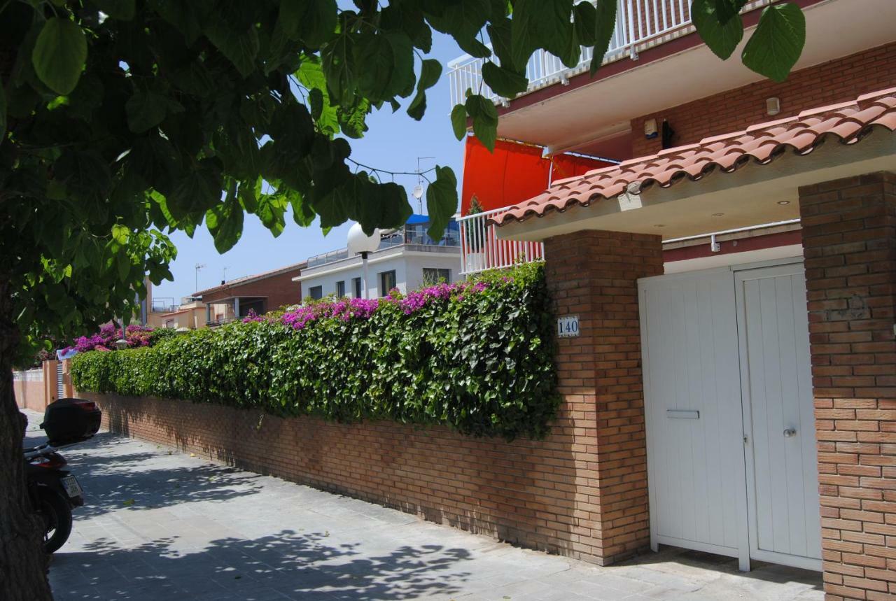 Apartamento Maraka Playa Castelldefels Exterior foto